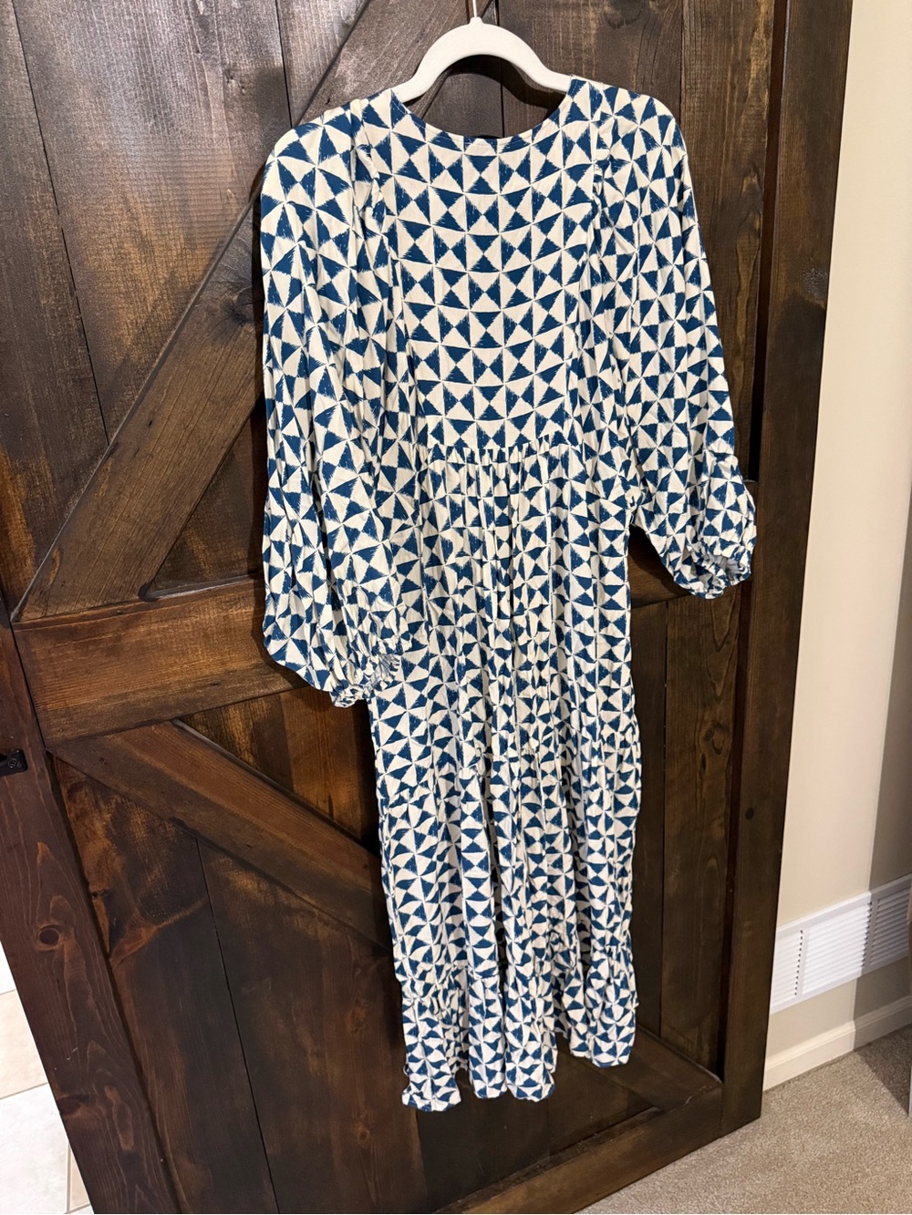V-Neck Blue & White Geometric Tiered Midi Dress - Picture 6 of 7